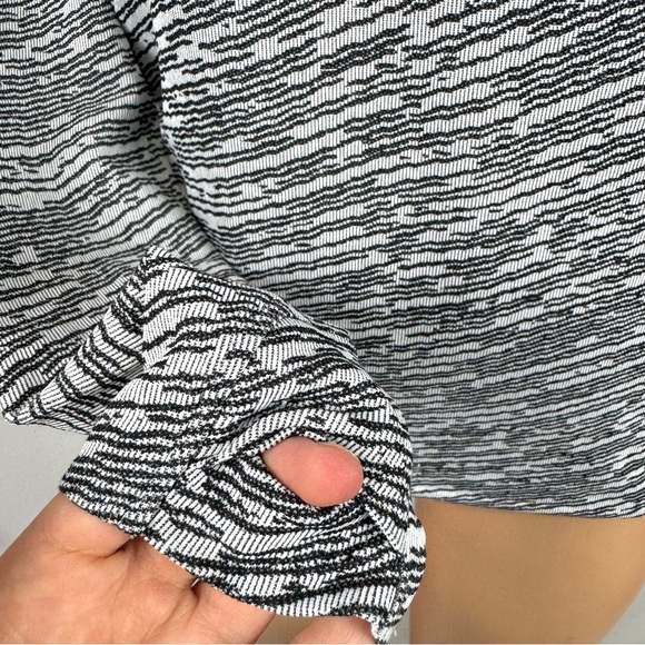 Athleta Women’s Sz L Flurry Seamless Turtleneck Long Sleeve Top Black & White - Picture 8 of 14